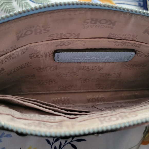 Authentic Michael Kors Studded Wristlet in baby blue - Picture 4 of 8